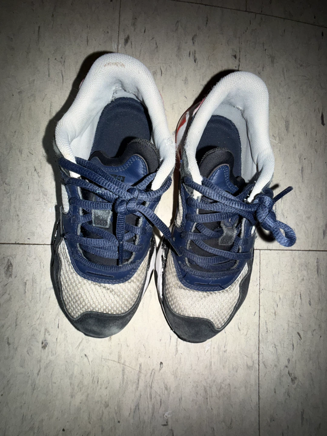 Puma Sneakers Youth Size 4 - photo 3