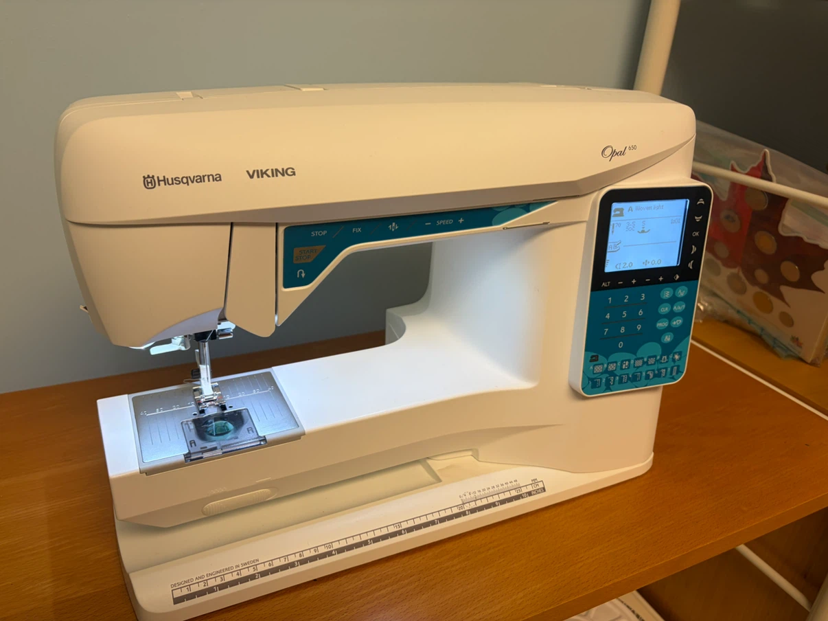 Husqvarna Viking Opal 650 Sewing Machine - photo 4