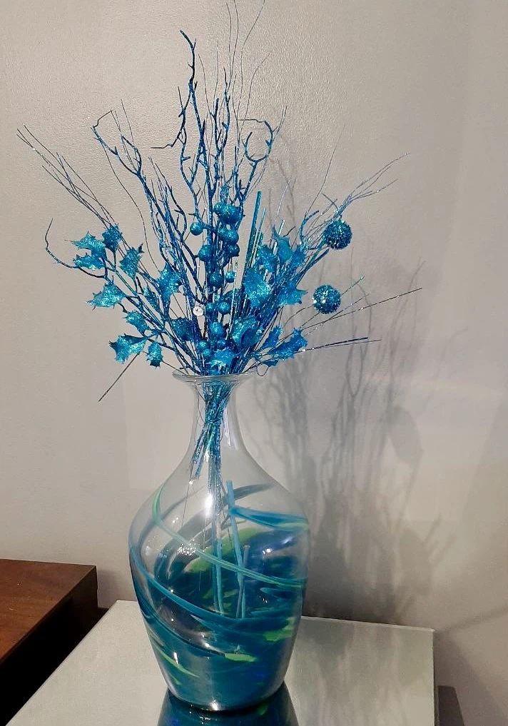 Blue decorative vase with floral arrangement - photo 2