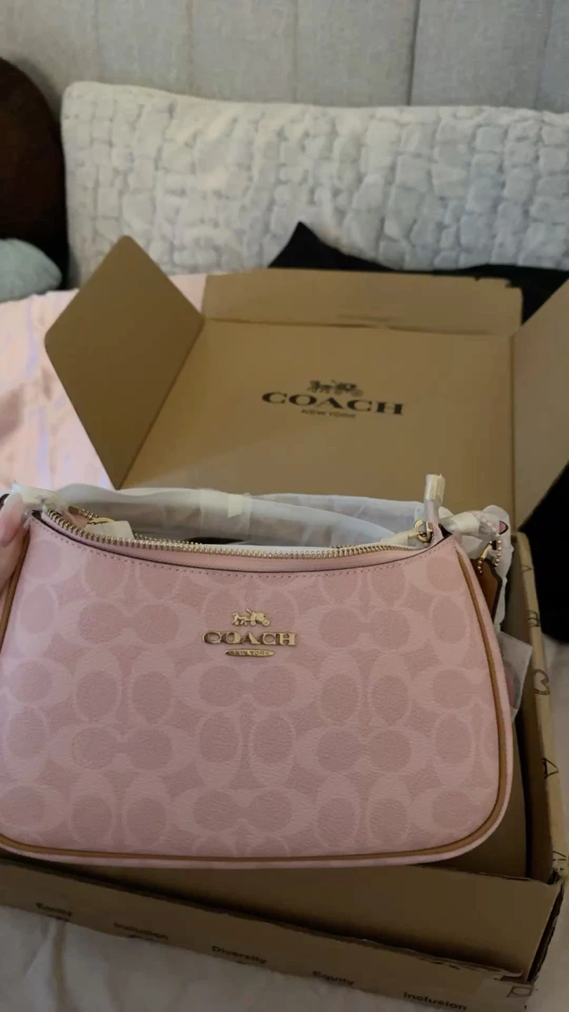 Coach Signature Canvas Shoulder Bag - photo 3