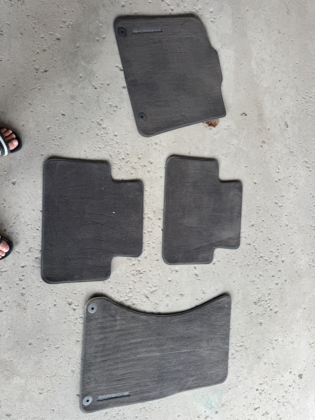 Set of 4 Porsche macan Car Floor Mats