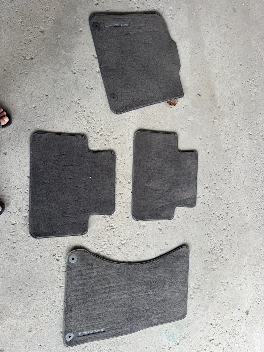 Set of 4 Porsche macan Car Floor Mats - photo 2