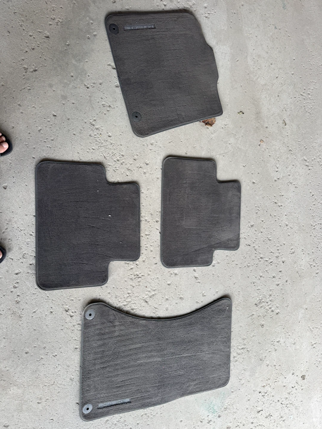 Set of 4 Porsche macan Car Floor Mats - photo 3