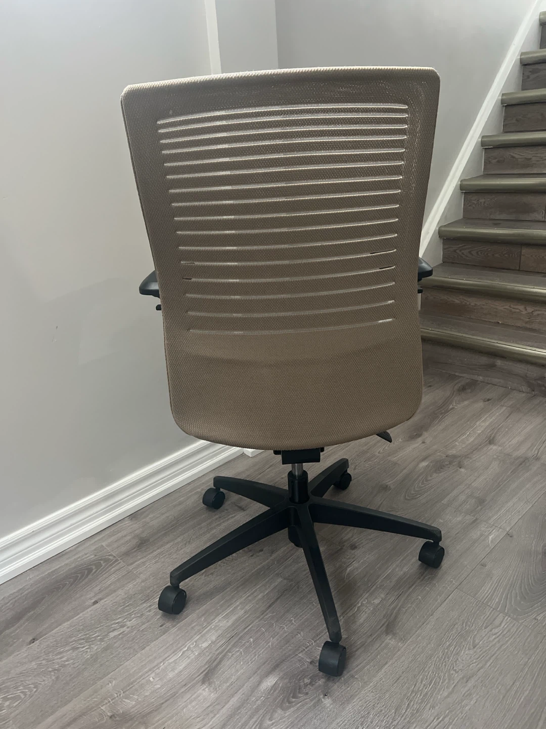 Loover Sandy Beach Adjustable Mesh Office Chair - photo 3