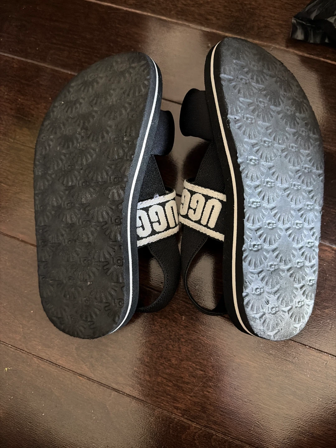 UGG Black Sandals - photo 4