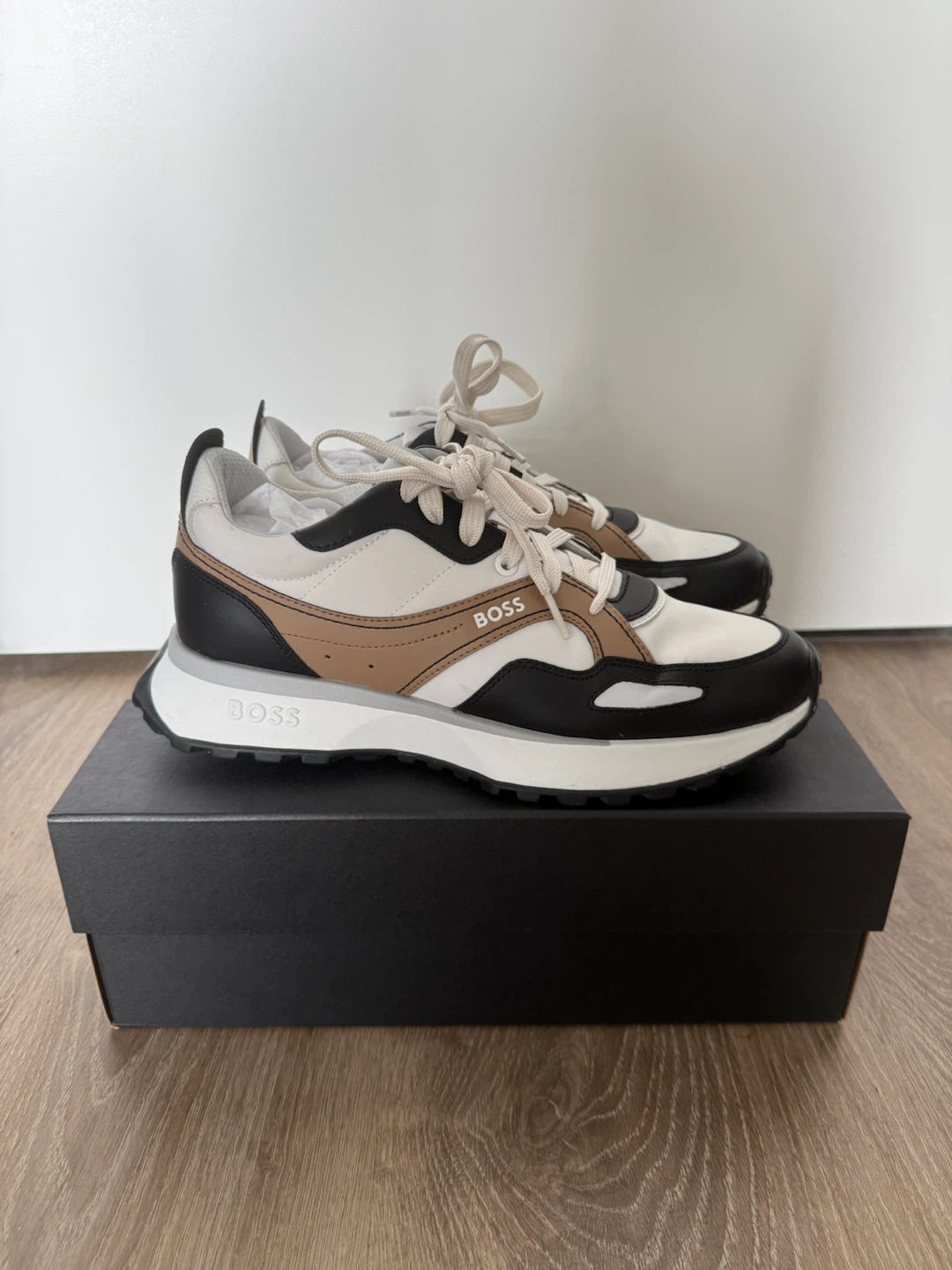 Hugo Boss Sneakers sz 9 248$ retail - photo 2