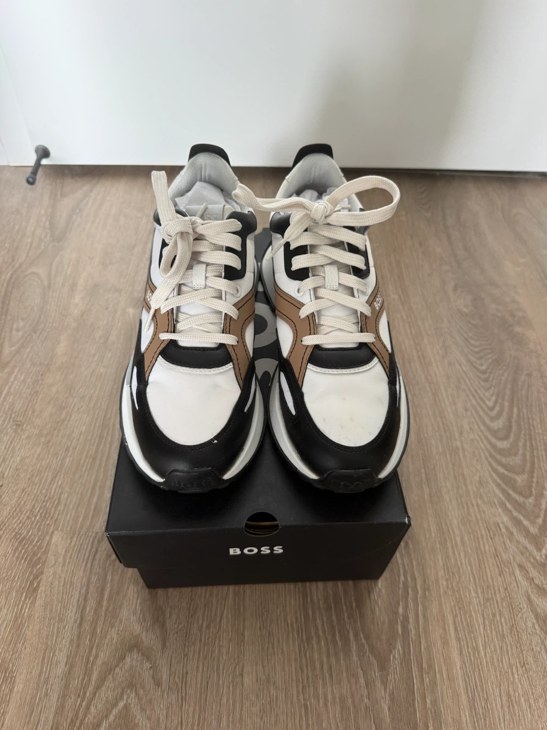 Hugo Boss Sneakers sz 9 248$ retail - photo 3