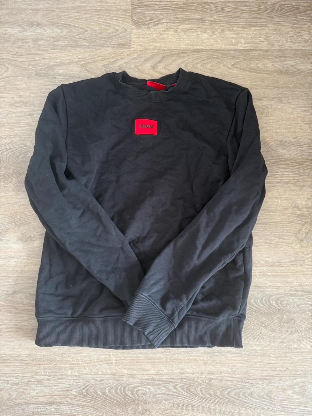 Hugo Boss Sweater size M 160$ retail