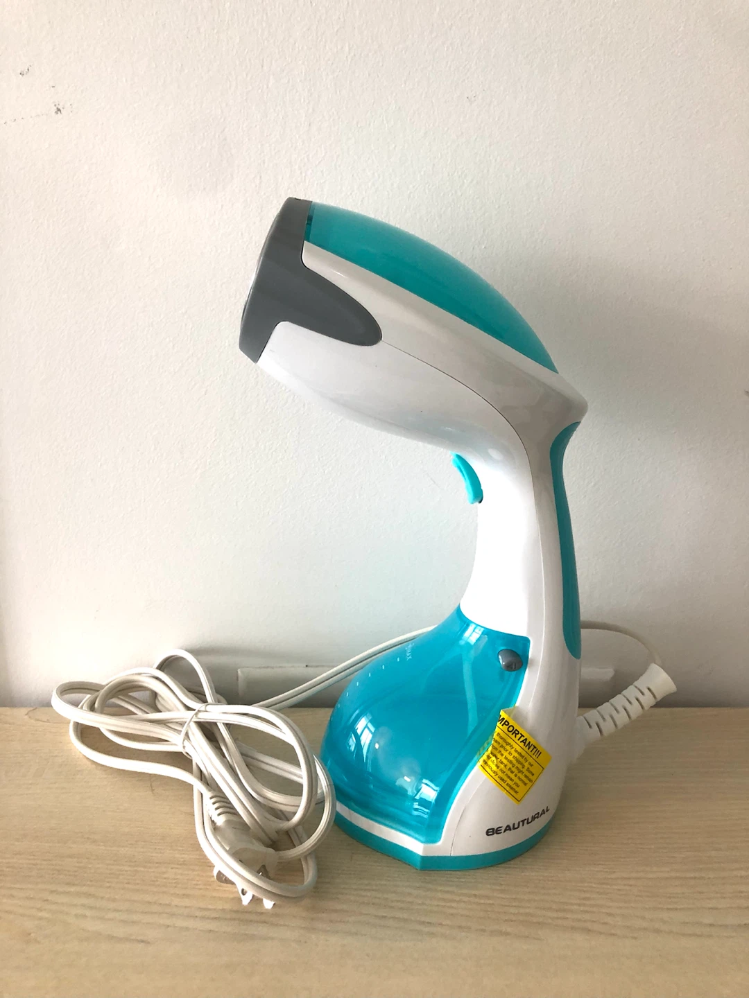 Beautural Handheld Clothes Steamer - photo 2