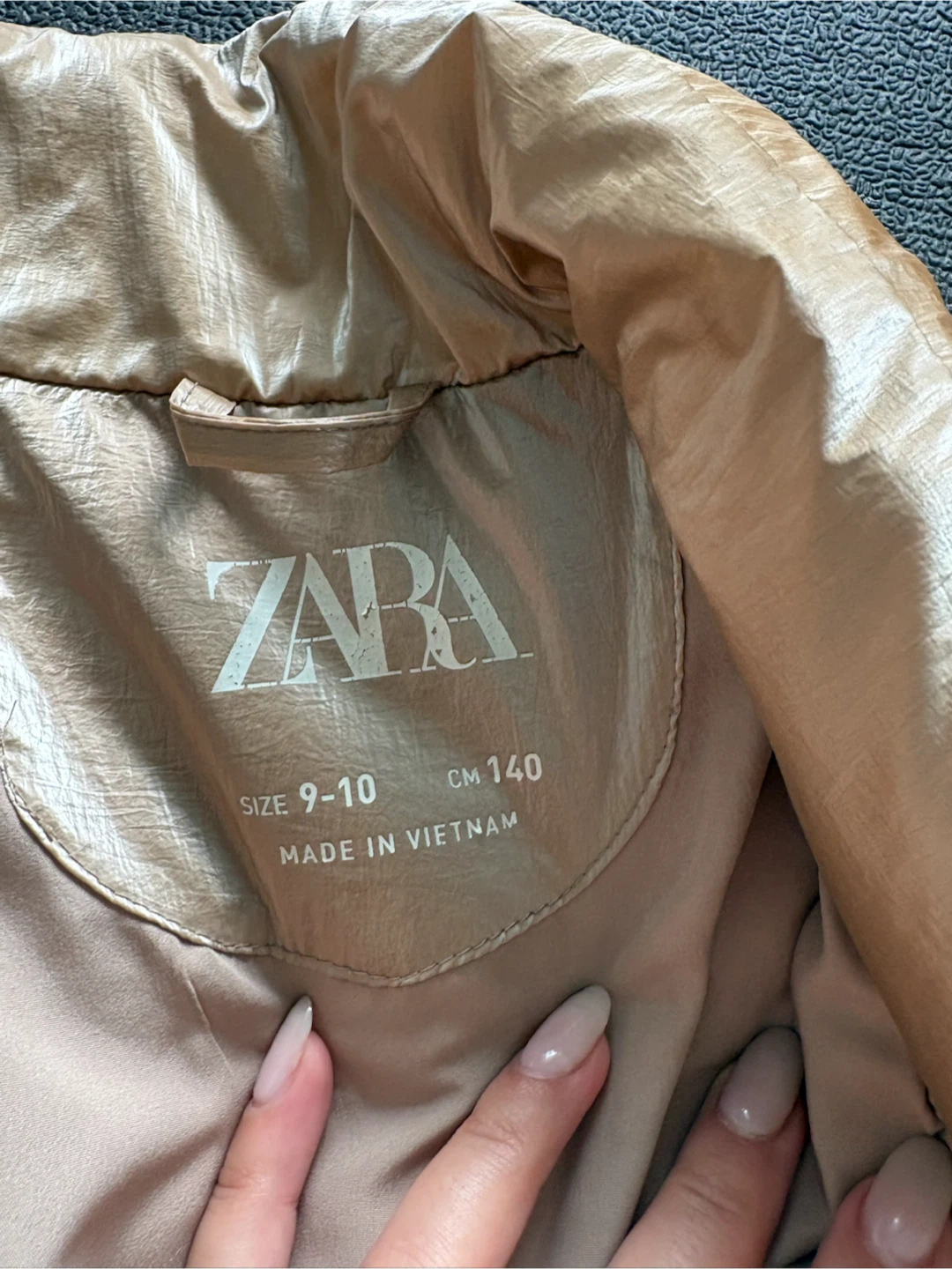 Zara Girls Puffer Jacket Gold Size 9-10 - photo 3
