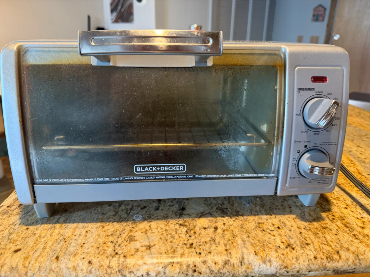 Toaster Oven - Black and Decker - For Free