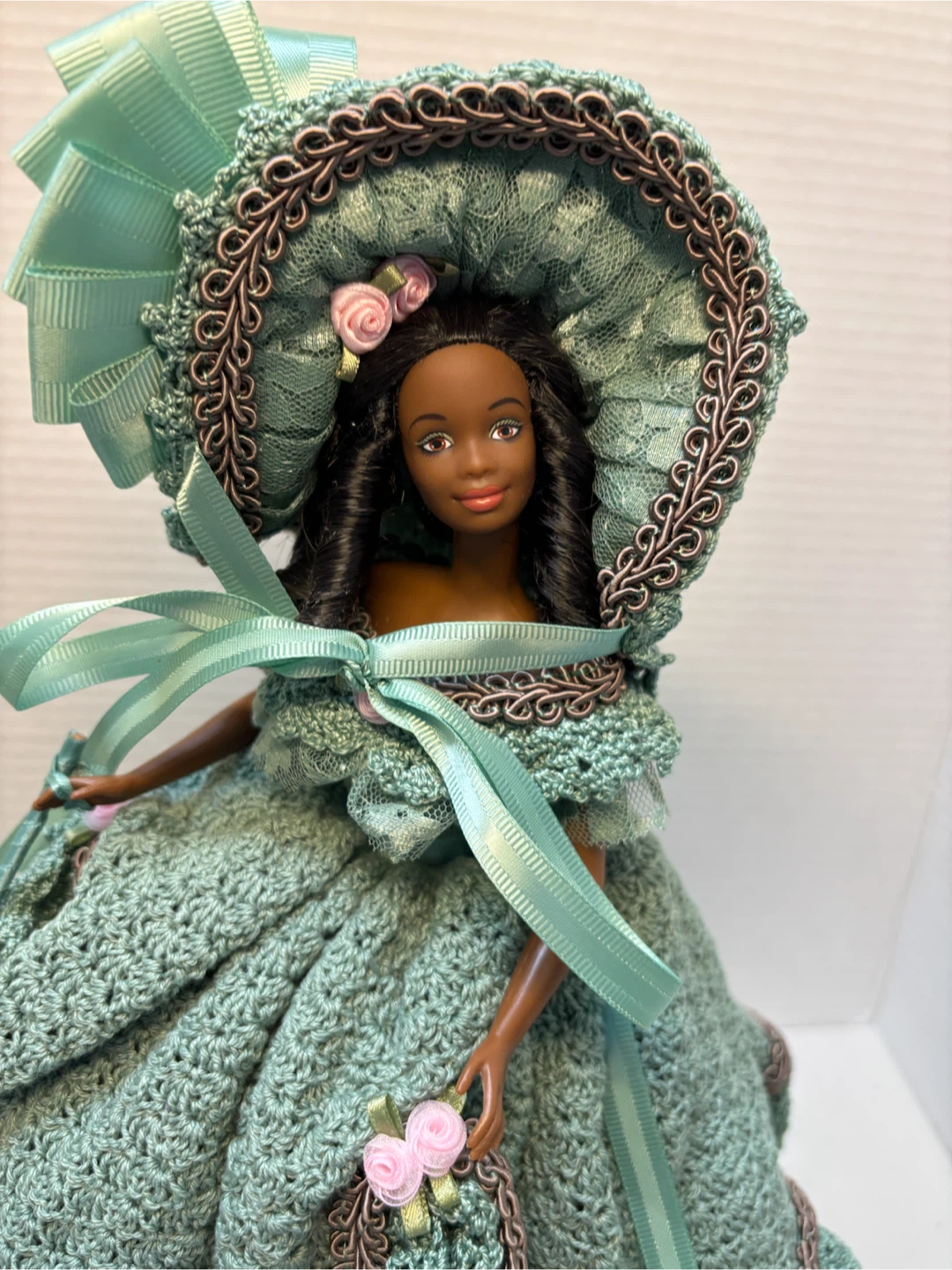 1990 Barbie Doll in Crochet Victorian-Style Gown - photo 2