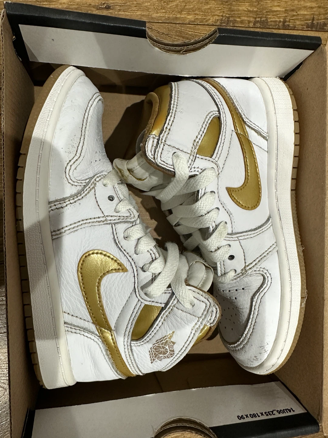 Nike Air Jordan 1 - photo 2