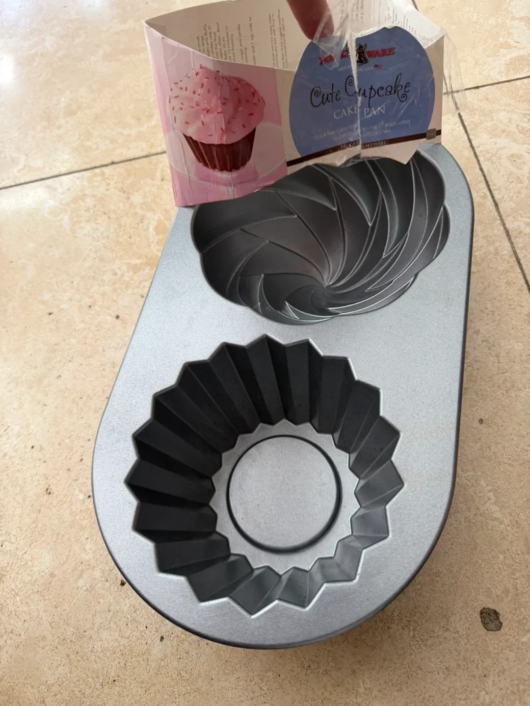 Nordic Ware Cute Cupcake Cake Pan - photo 2