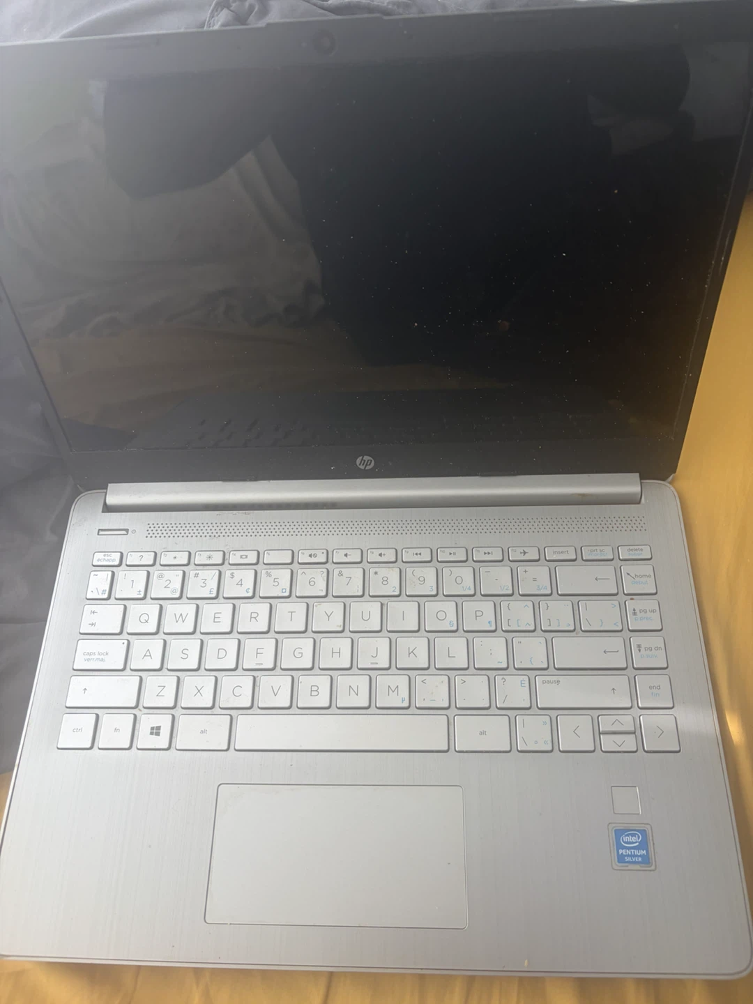 HP Laptop No charger - photo 2