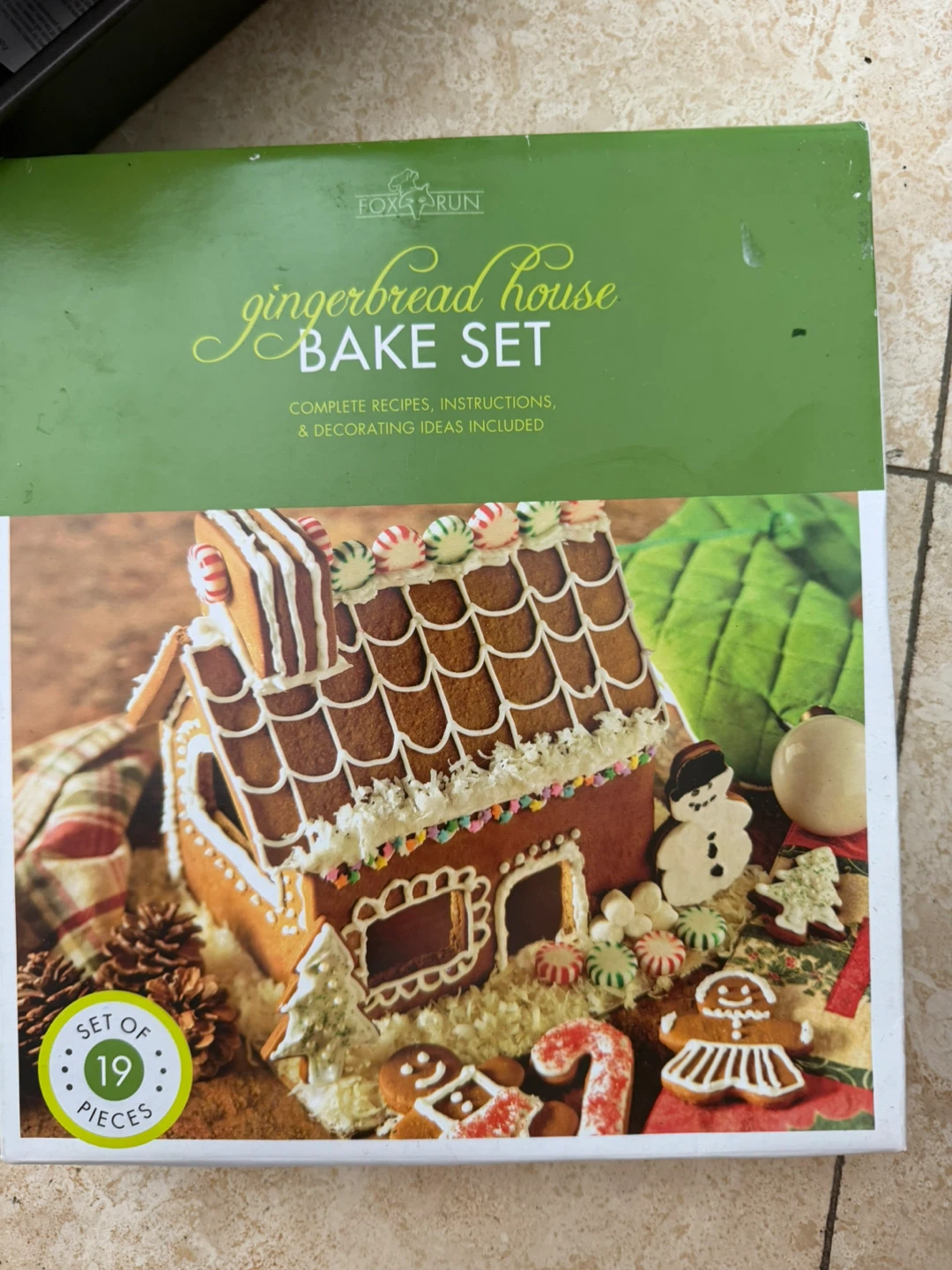 Fox Run Gingerbread House Bake Set