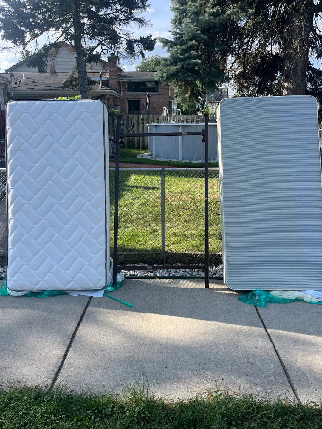 Twin Mattress with Box Spring and Metal Frame - photo 5