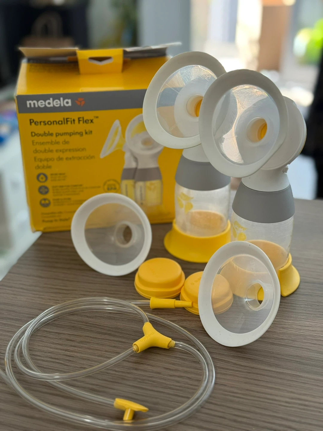 Medela Pump In Style Pro+ Pump Your Way Breast Pump Bundle - photo 4