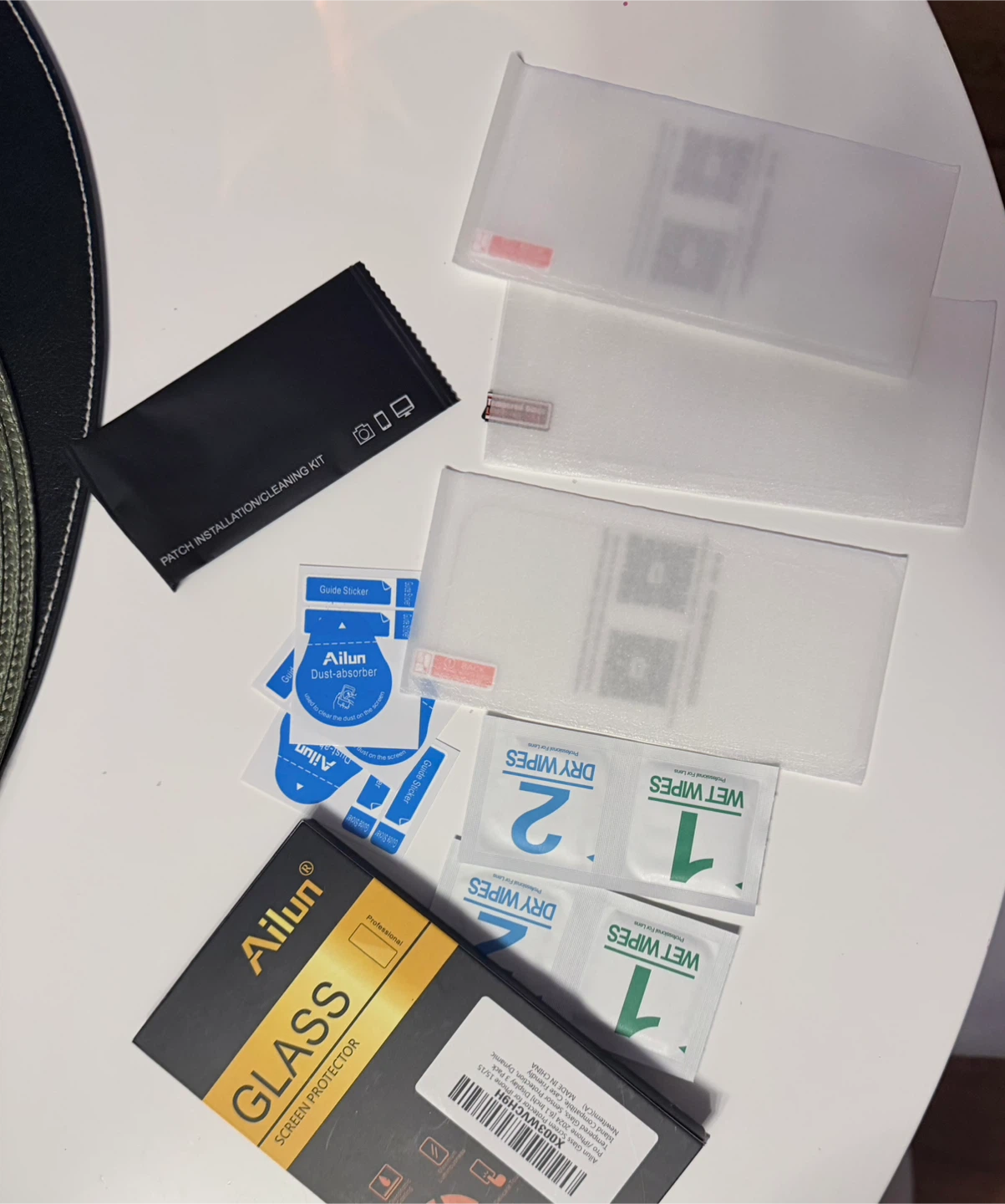 iPhone 15/15 Pro Screen Protector pack - photo 2