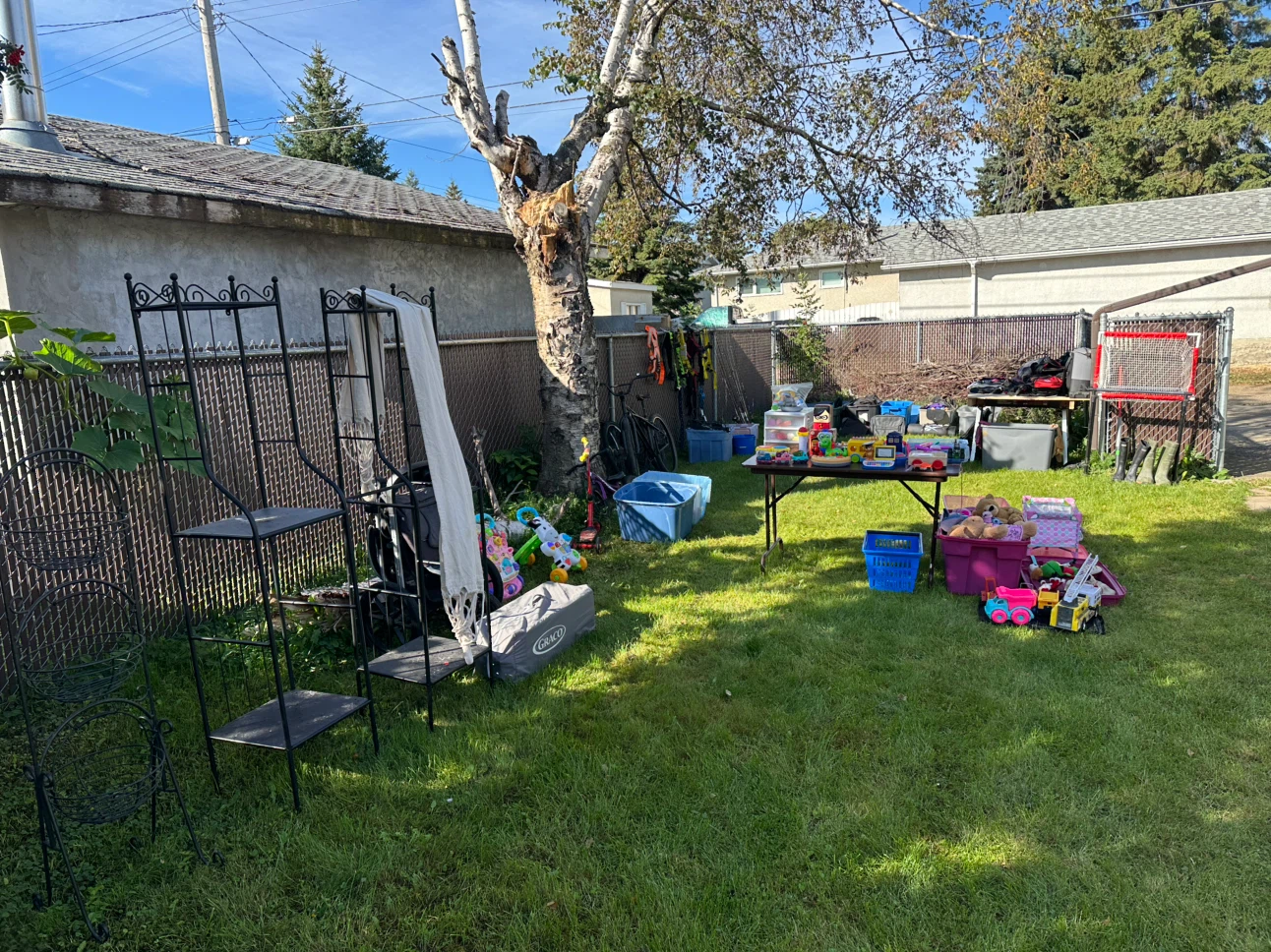 Garage sale. 13540 67 street - photo 2