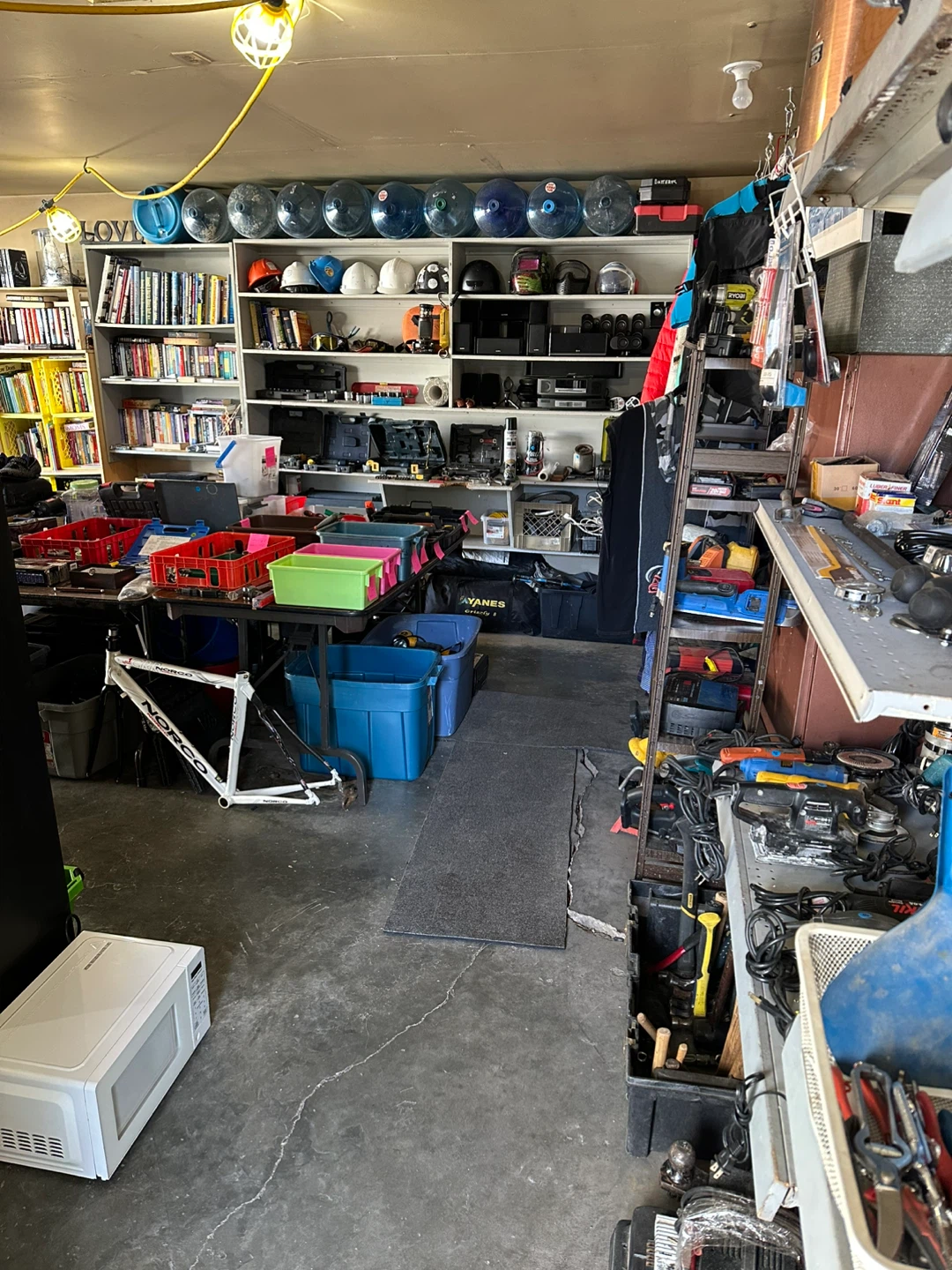 Garage sale. 13540 67 street - photo 3