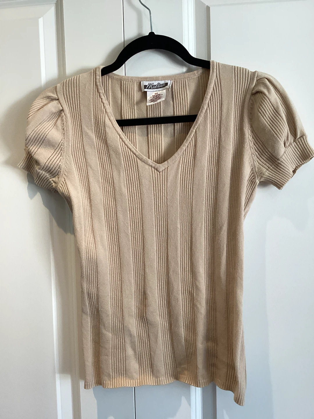 V-NECK SHORT SLEEVE SWEATER