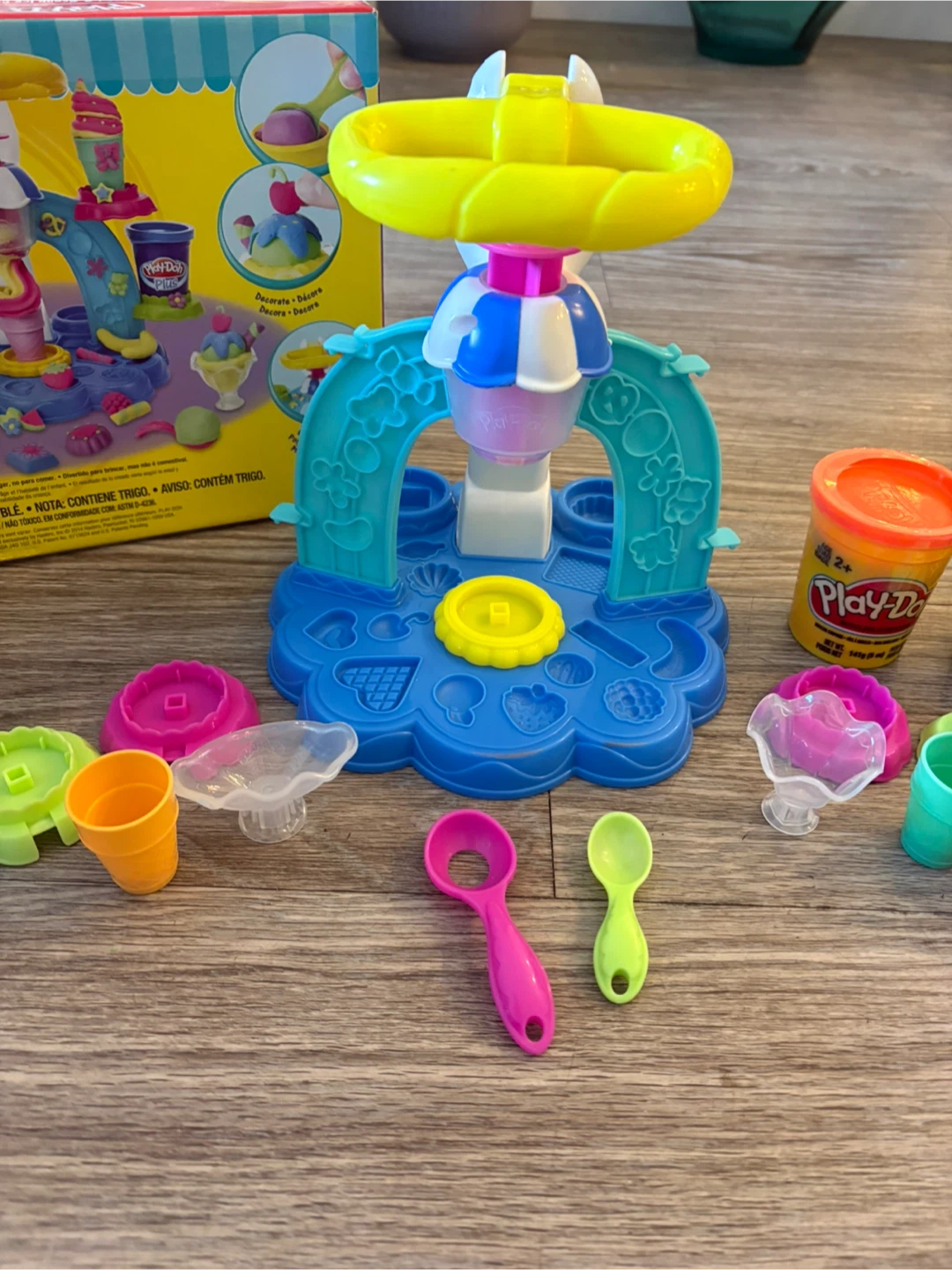 Play-Doh Sweet Shoppe Swirl & Scoop Ice Cream Set - photo 2