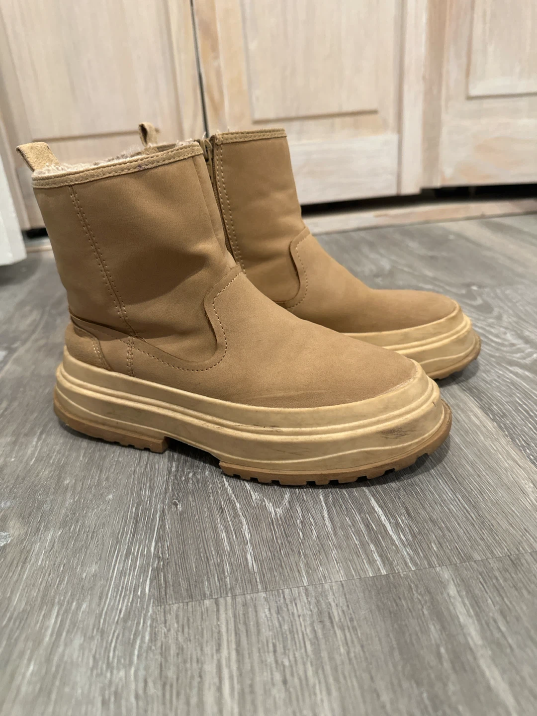 ZARA Tan Faux Shearling Lined Boots - photo 2