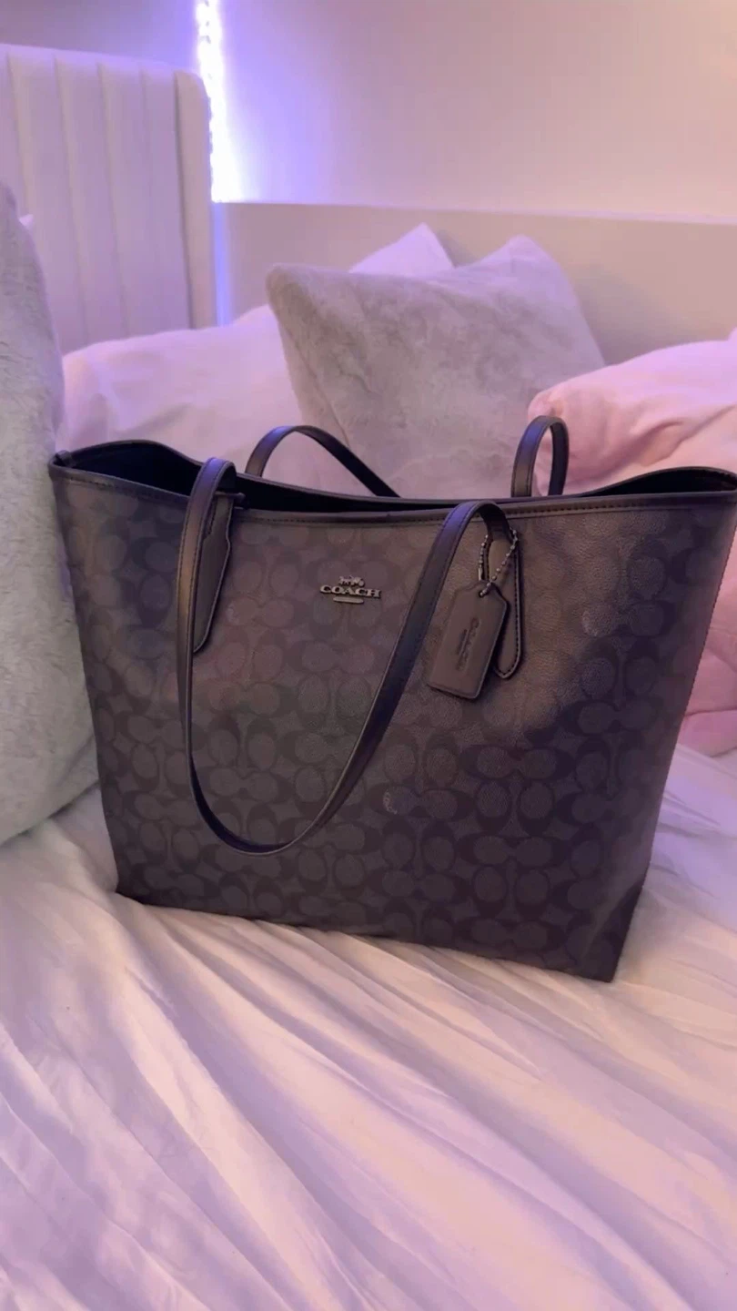 Coach Signature Canvas Tote Bag