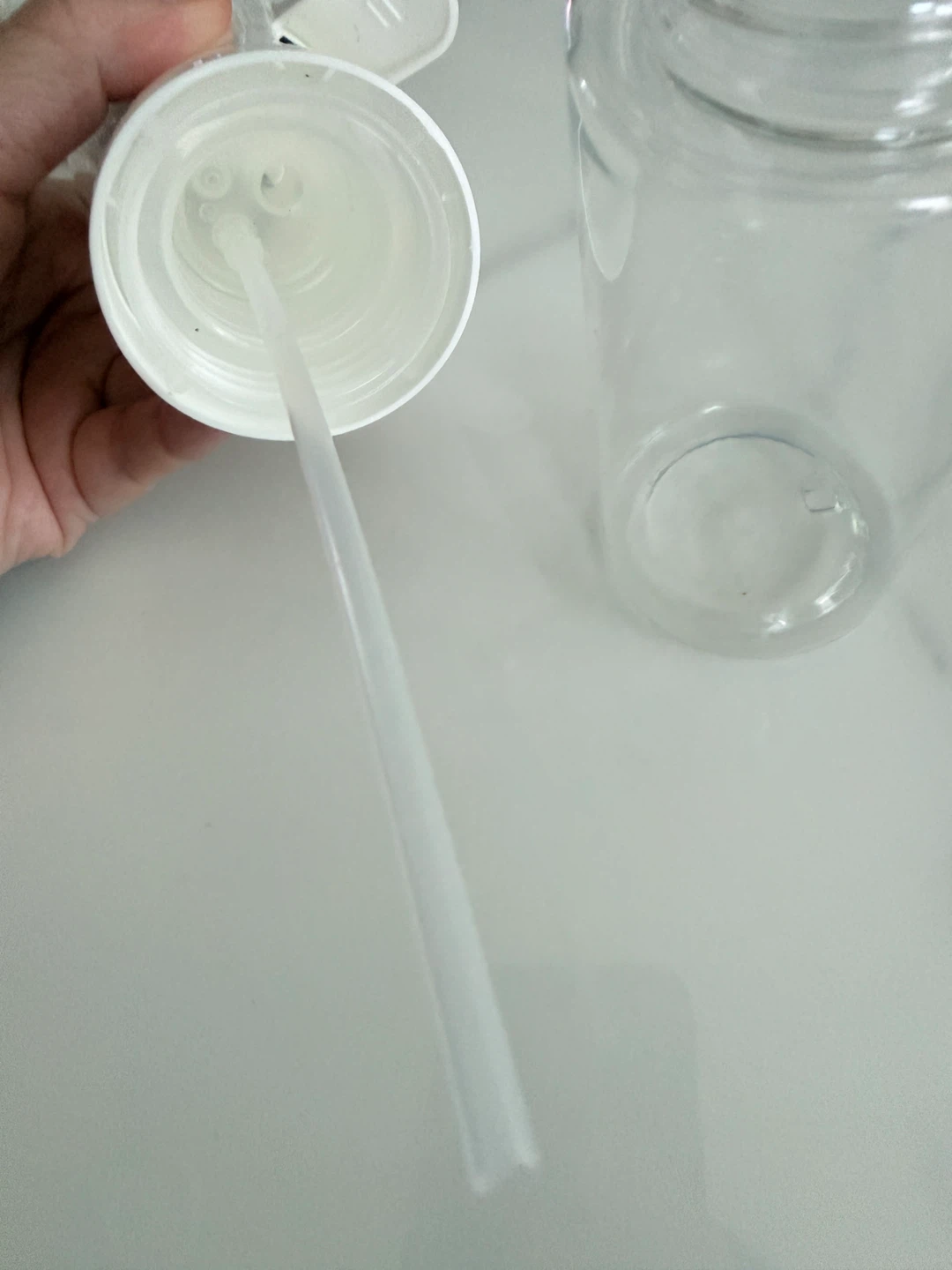 Clear and white fine mist spray bottle - photo 4
