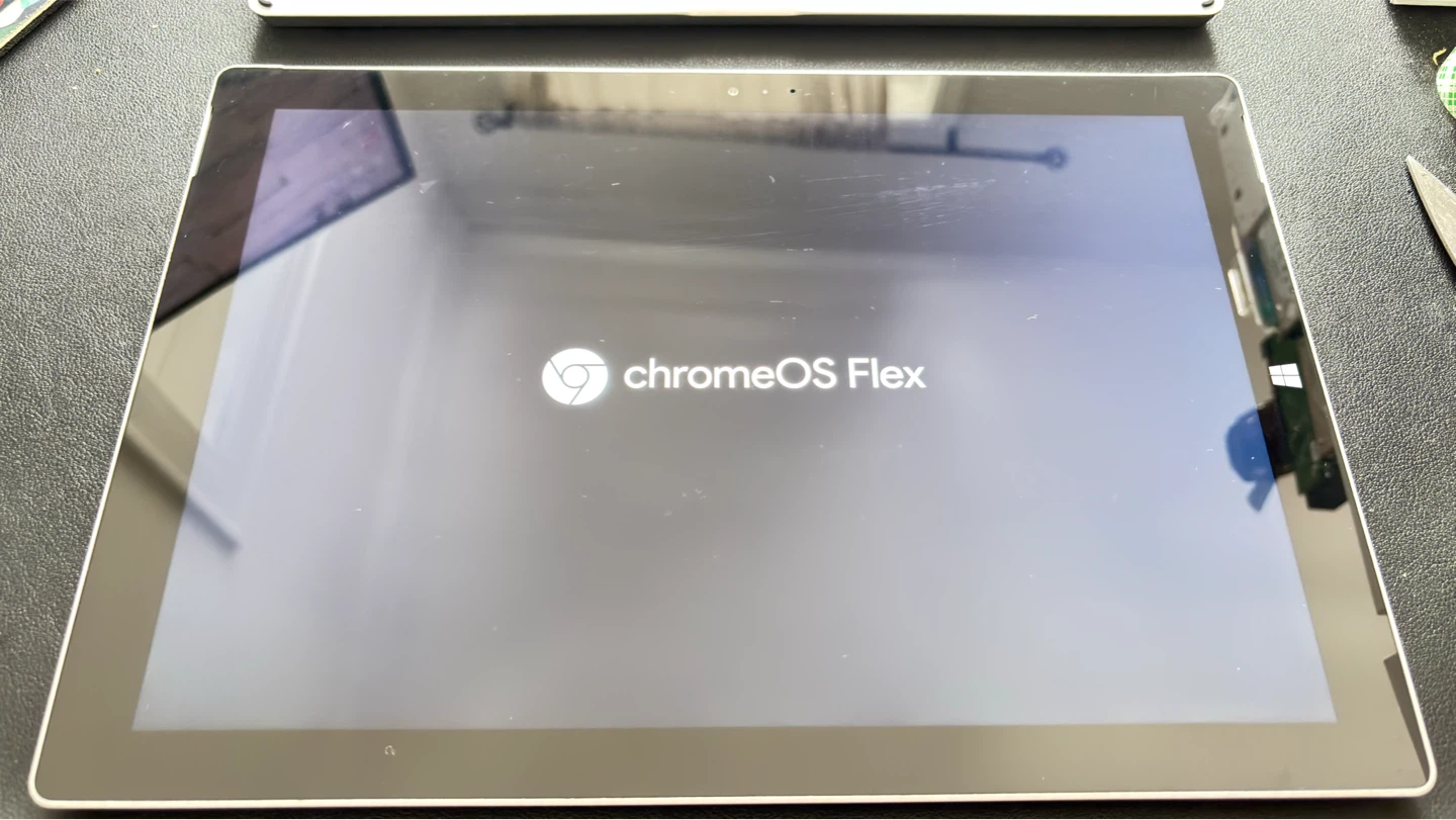Surface Pro 3 ChromeOS Flex + Brydge Keyboard - photo 2