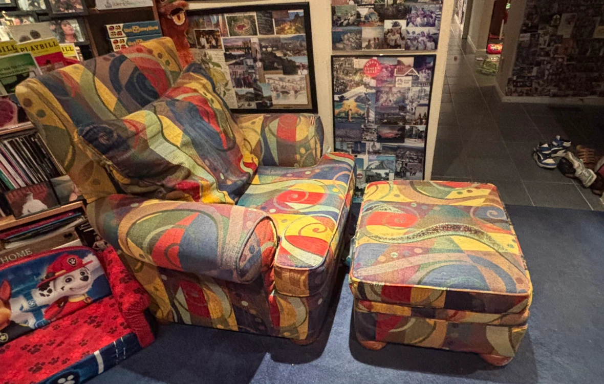 Abstract Print Armchair with Matching Ottoman - photo 5