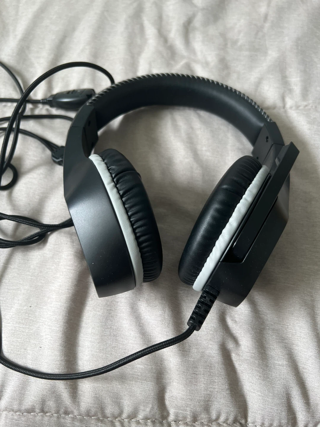 Black Wired Gaming Headset onn.