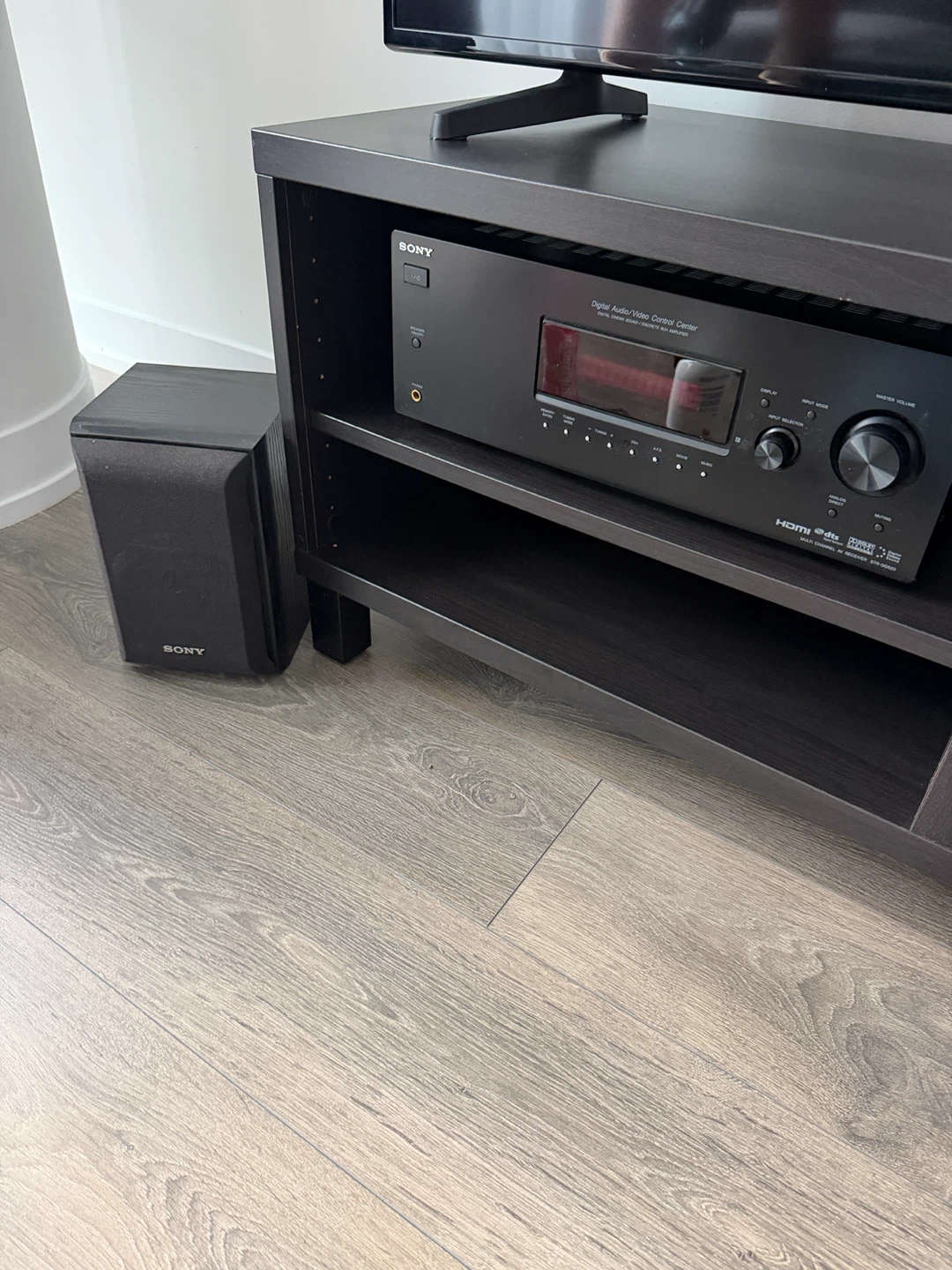 Sony STR-DG520 AV Receiver and Speaker