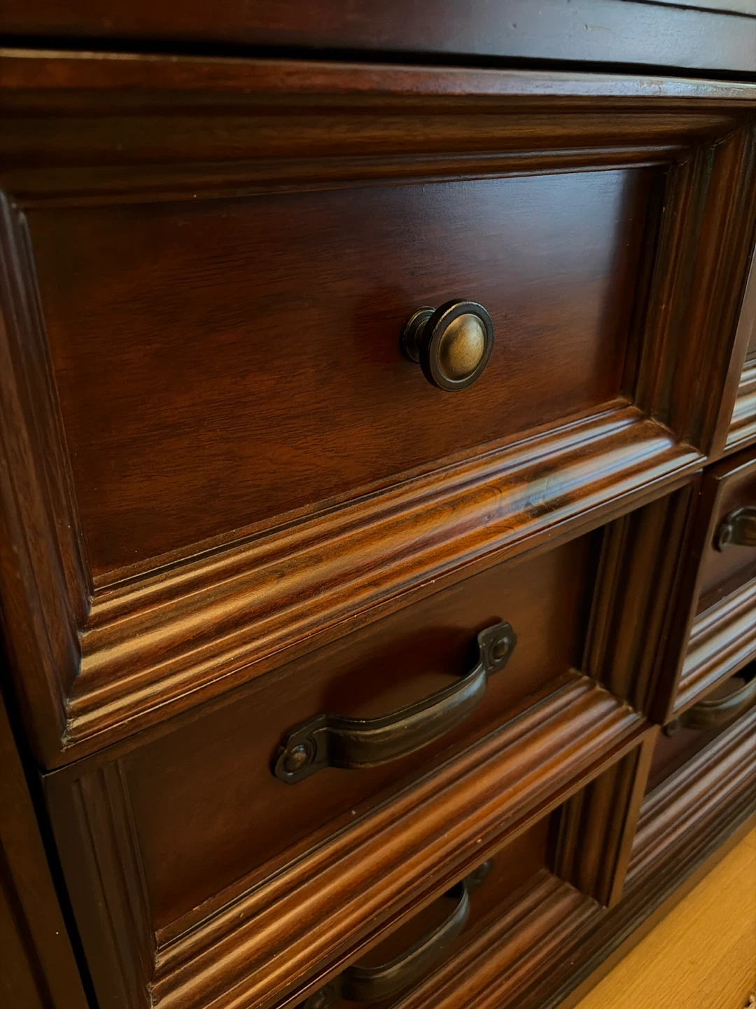 Gorgeous solid wood sideboard / dresser - photo 5