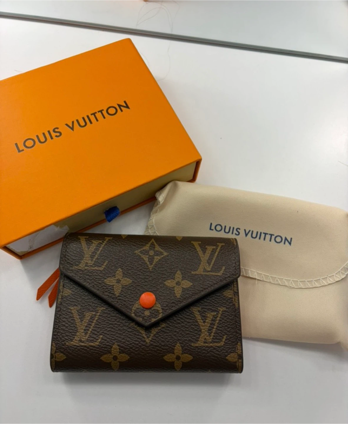Louis Vuitton Monogram Trifold Wallet - photo 3