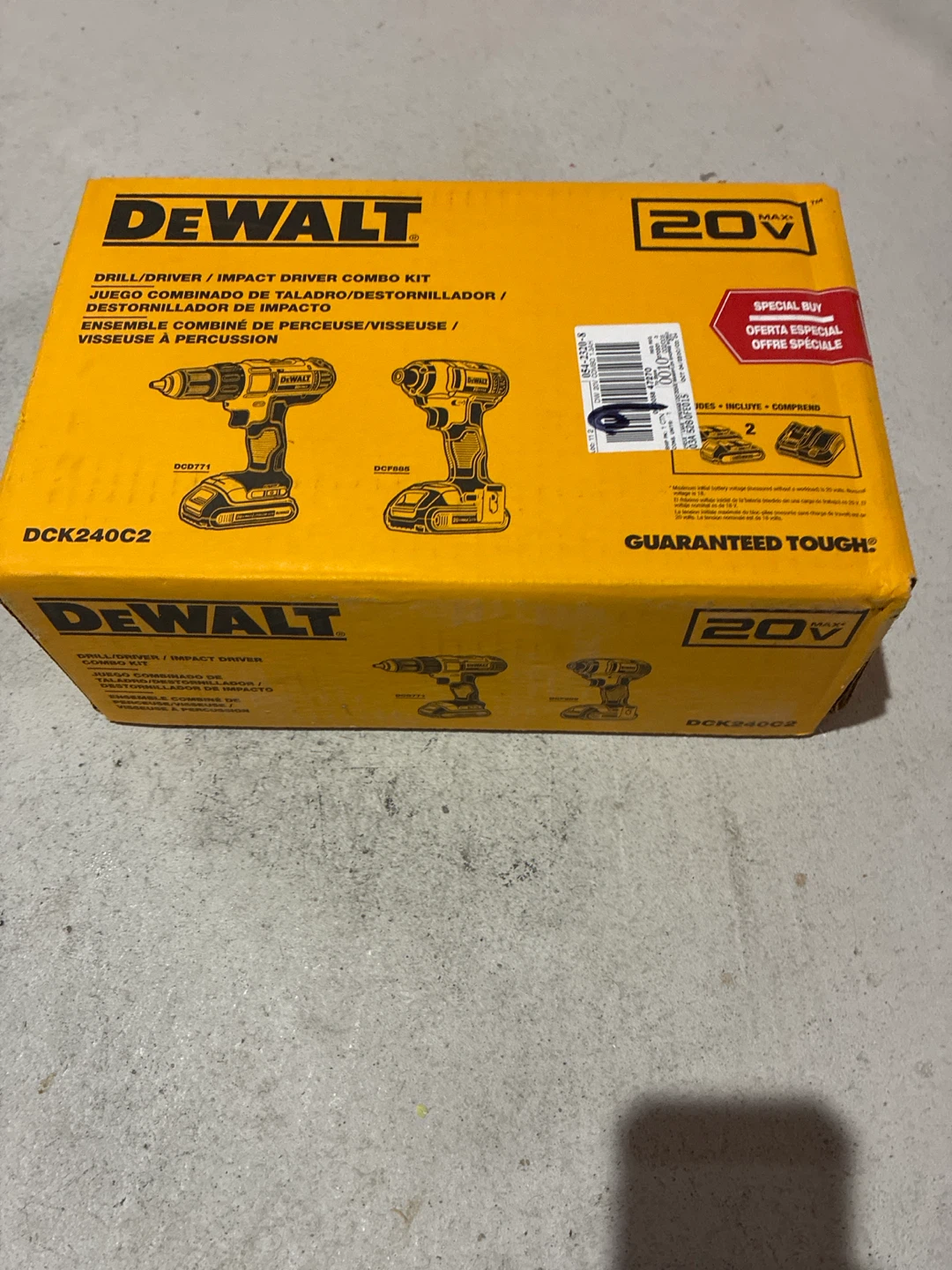 DEWALT 20V MAX Drill and Impact Driver Combo Kit DCK240C2