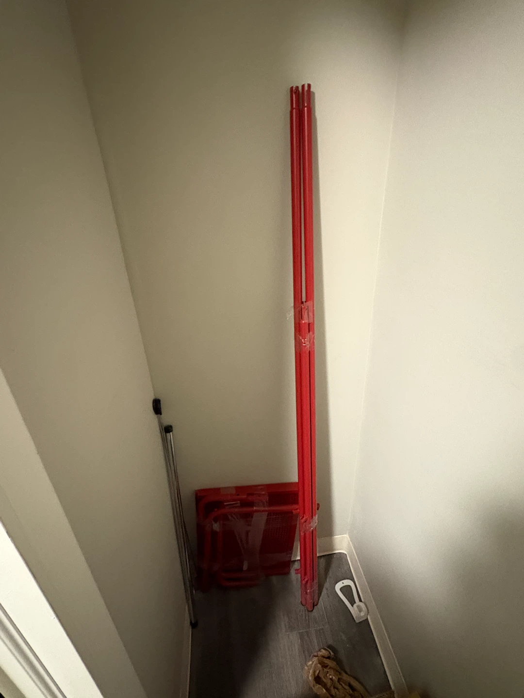 ikea nikkeby red metal clothes rack - photo 2