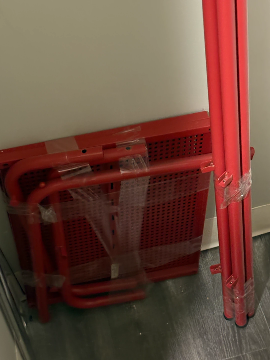 ikea nikkeby red metal clothes rack - photo 3