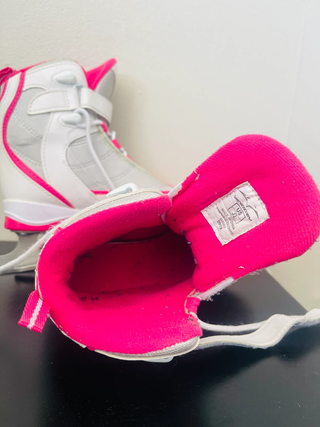 Vic Kids Ice Skates Size J2 - photo 4