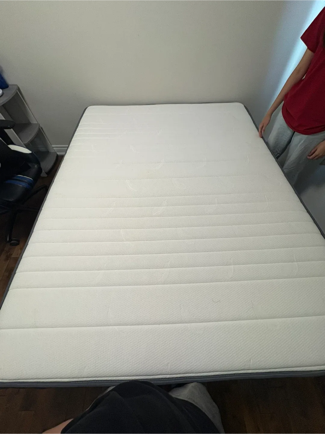 SELLING QUEEN MATTRESS NEED GONE TODAY BEFORE 6PM