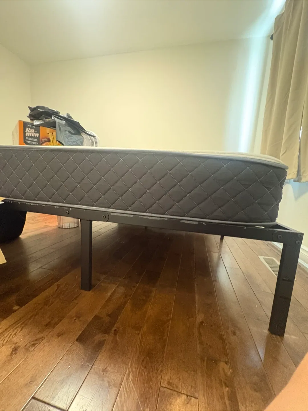 SELLING QUEEN MATTRESS NEED GONE TODAY BEFORE 6PM - photo 2