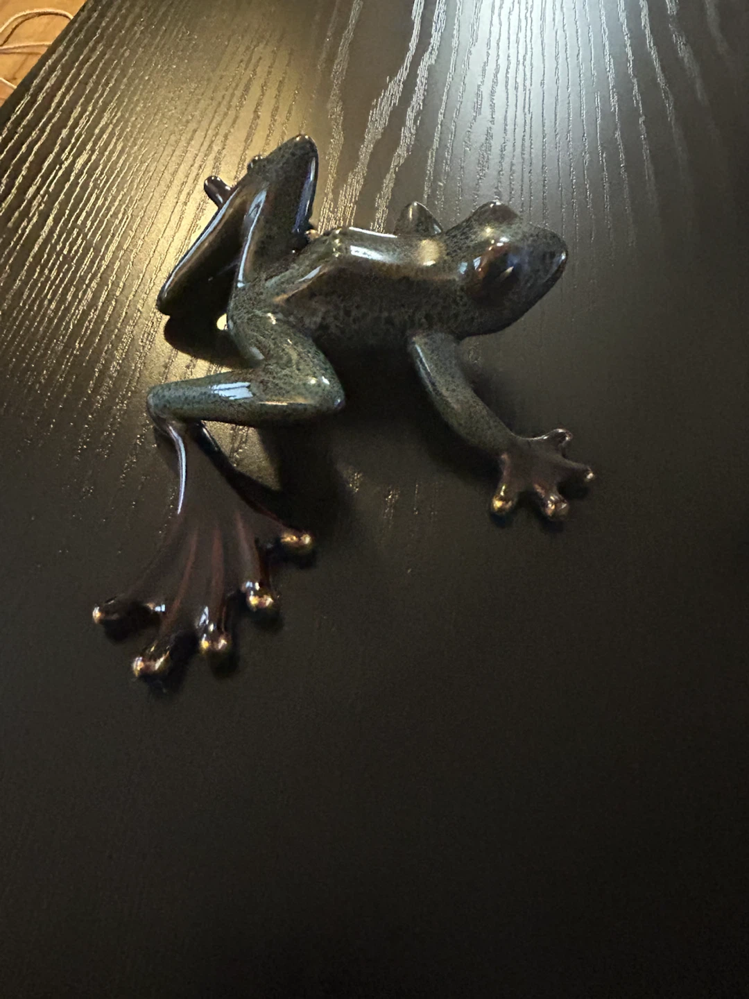 Set of two decorative ceramic frog figures - photo 3