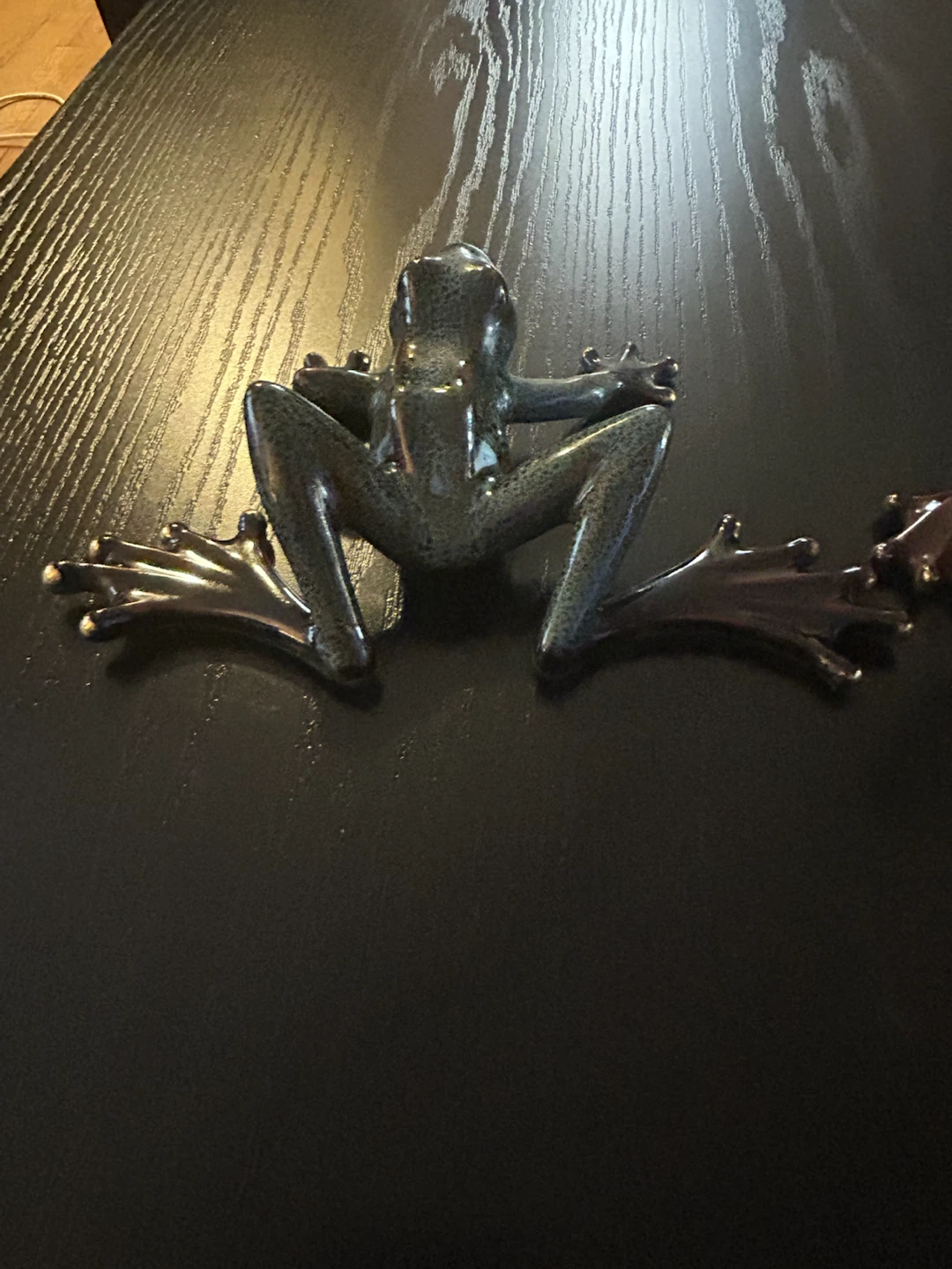 Set of two decorative ceramic frog figures - photo 4
