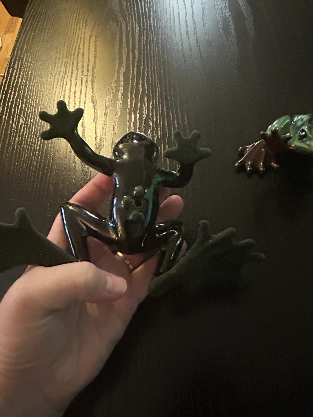 Set of two decorative ceramic frog figures - photo 5