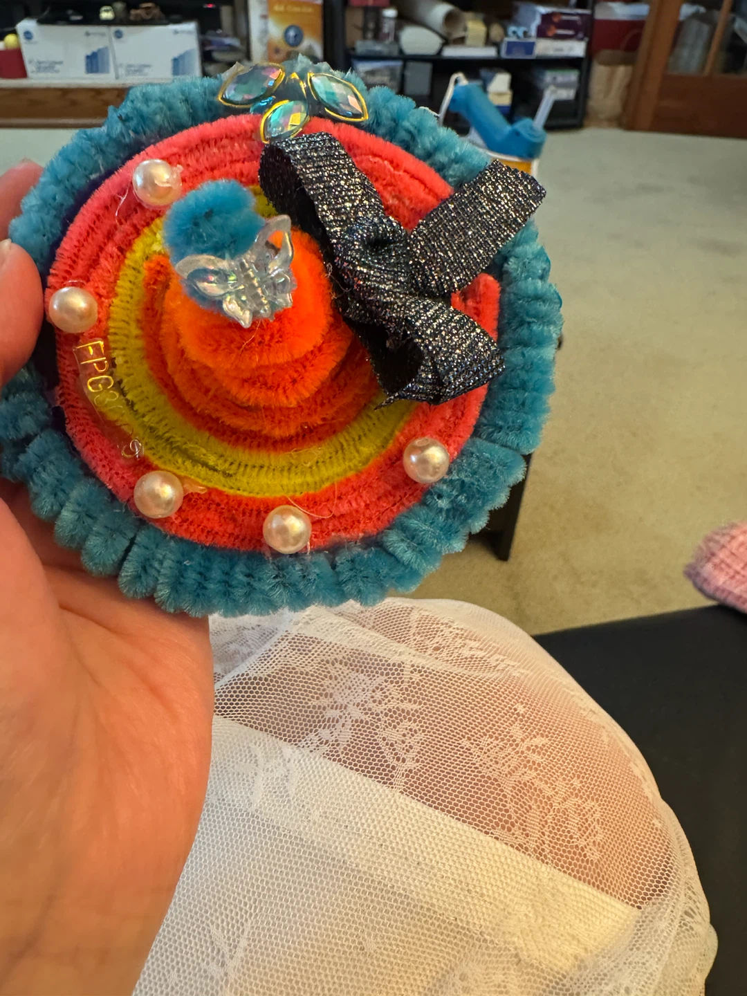 Handmade pipe cleaner decorative mini hat - photo 2
