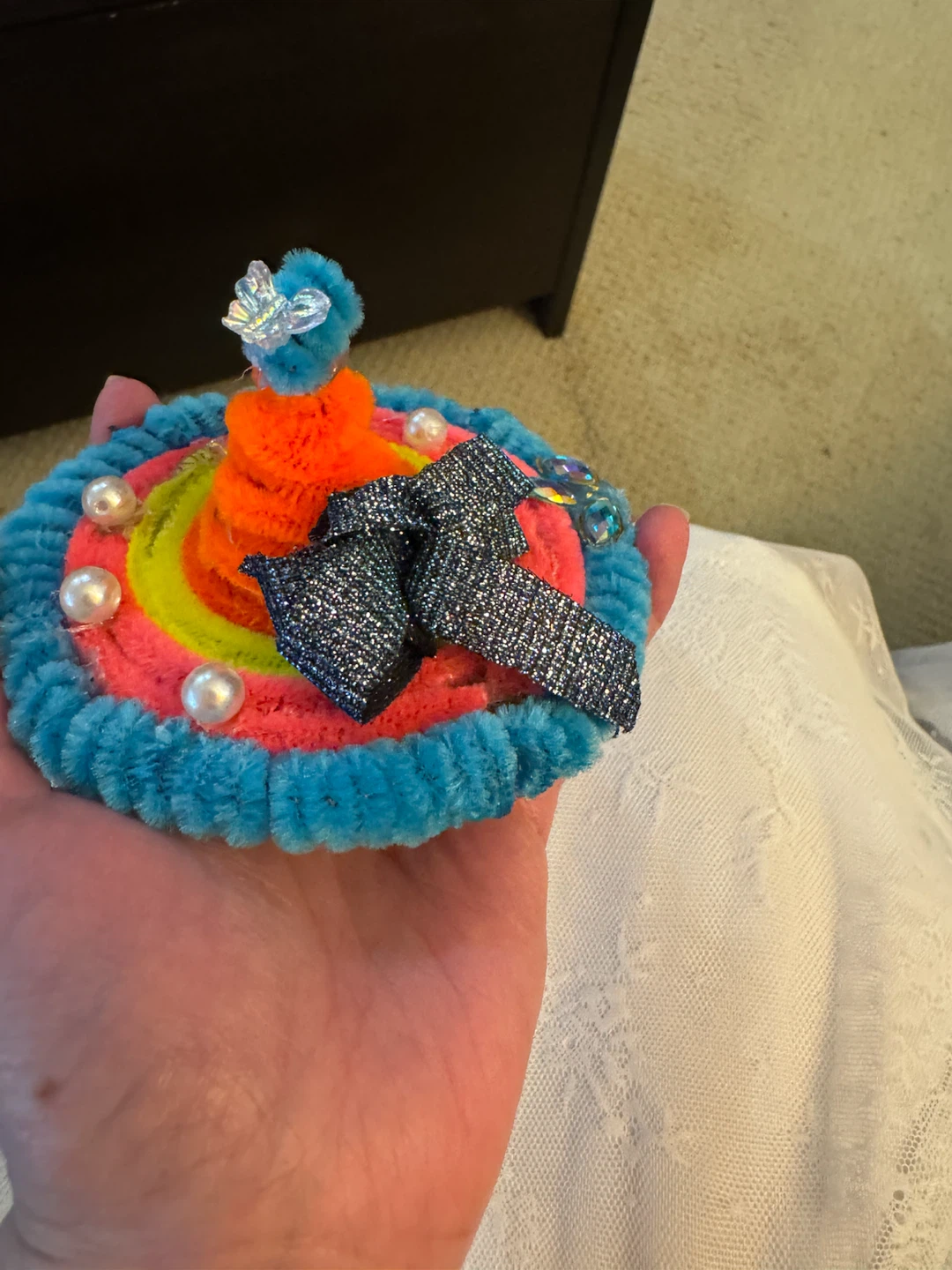 Handmade pipe cleaner decorative mini hat - photo 4