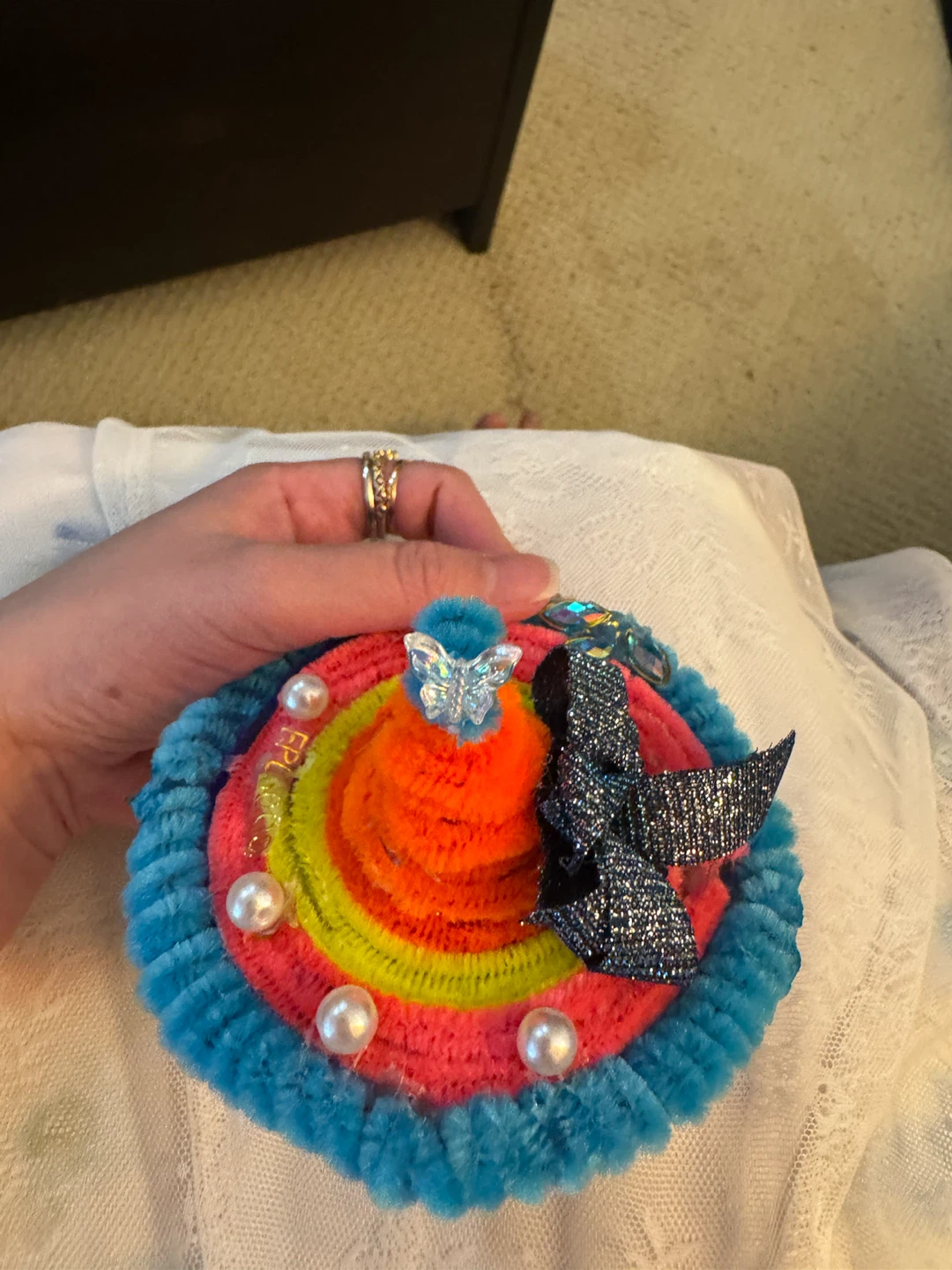 Handmade pipe cleaner decorative mini hat - photo 5