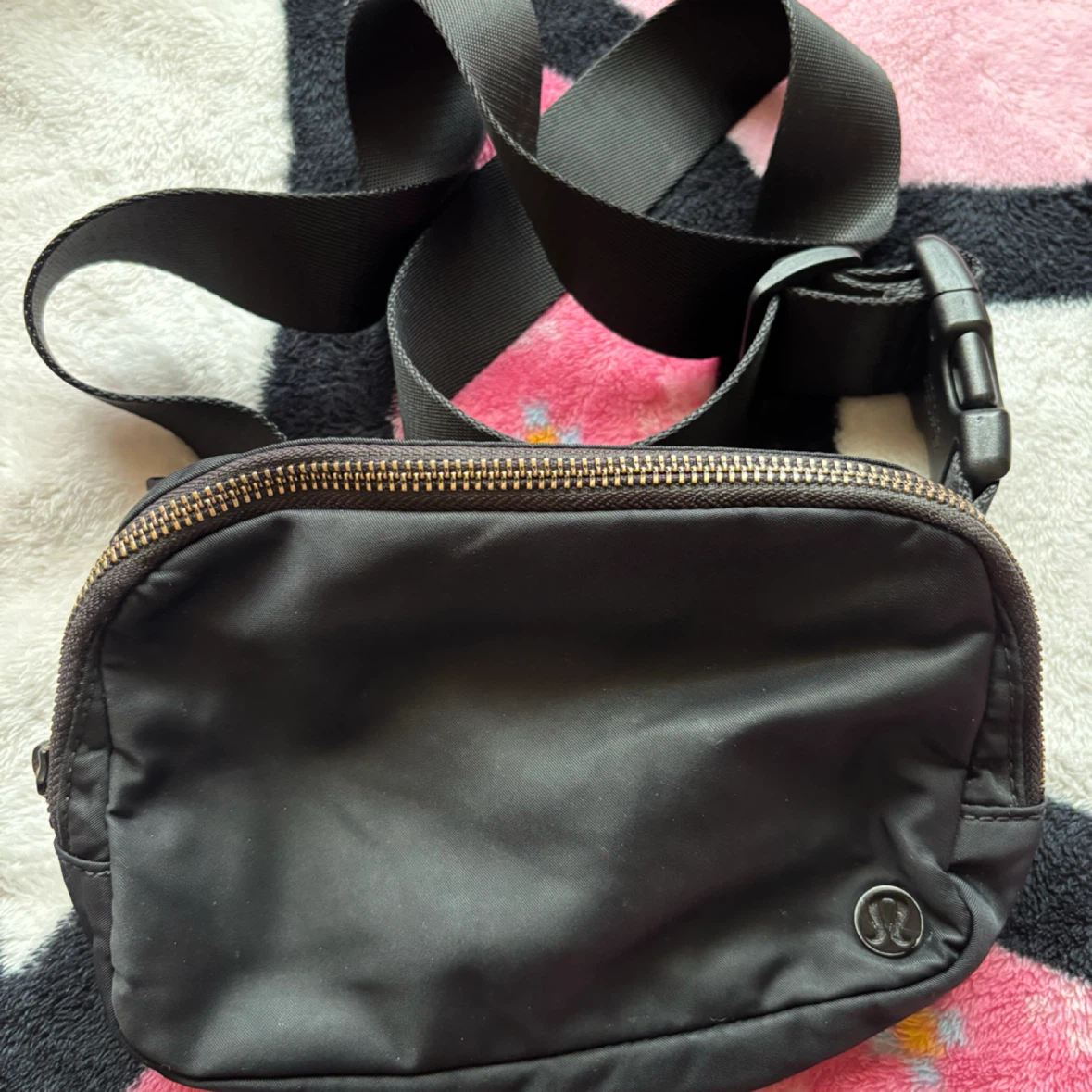 Lululemon - Belt Bag - *Black* - photo 2