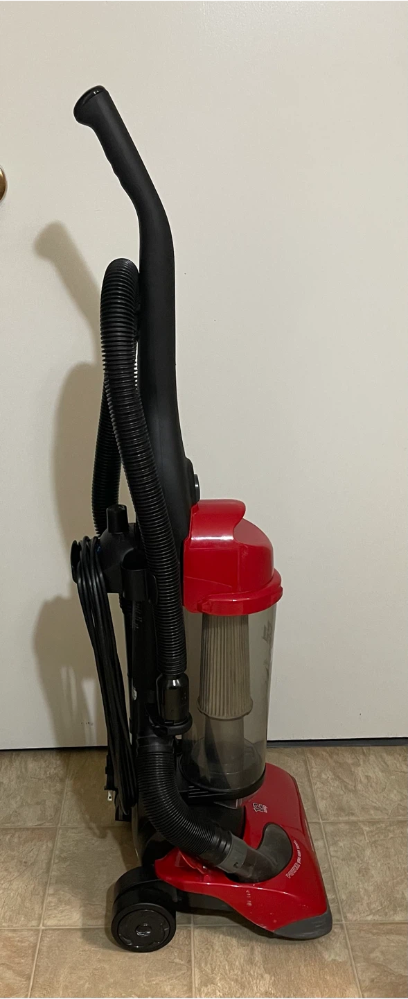 Dirt Devil Featherlite Bagless Upright Vacuum Cleaner - photo 3